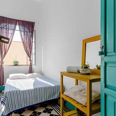 1 Guadalajara Corazon Del Centro Historico Hospedate En Una Casa Antigua En Una Habitacion Sencilla Con Areas Comunes Y Banos Compartidas Екстер'єр фото