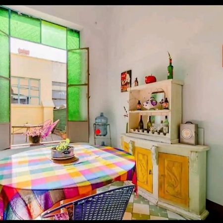 1 Guadalajara Corazon Del Centro Historico Hospedate En Una Casa Antigua En Una Habitacion Sencilla Con Areas Comunes Y Banos Compartidas Екстер'єр фото