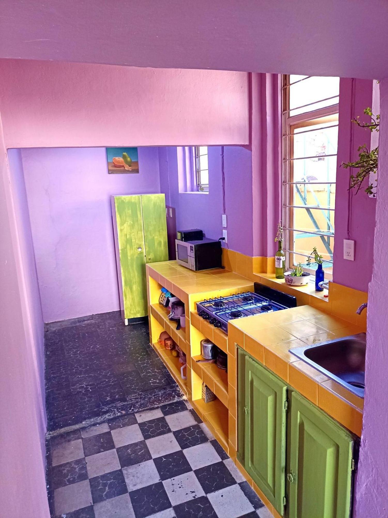 1 Guadalajara Corazon Del Centro Historico Hospedate En Una Casa Antigua En Una Habitacion Sencilla Con Areas Comunes Y Banos Compartidas Екстер'єр фото